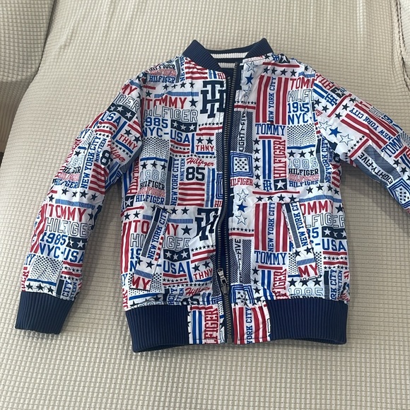 NWT Tommy Hilfiger boy’s reversible jacket - Picture 3 of 6